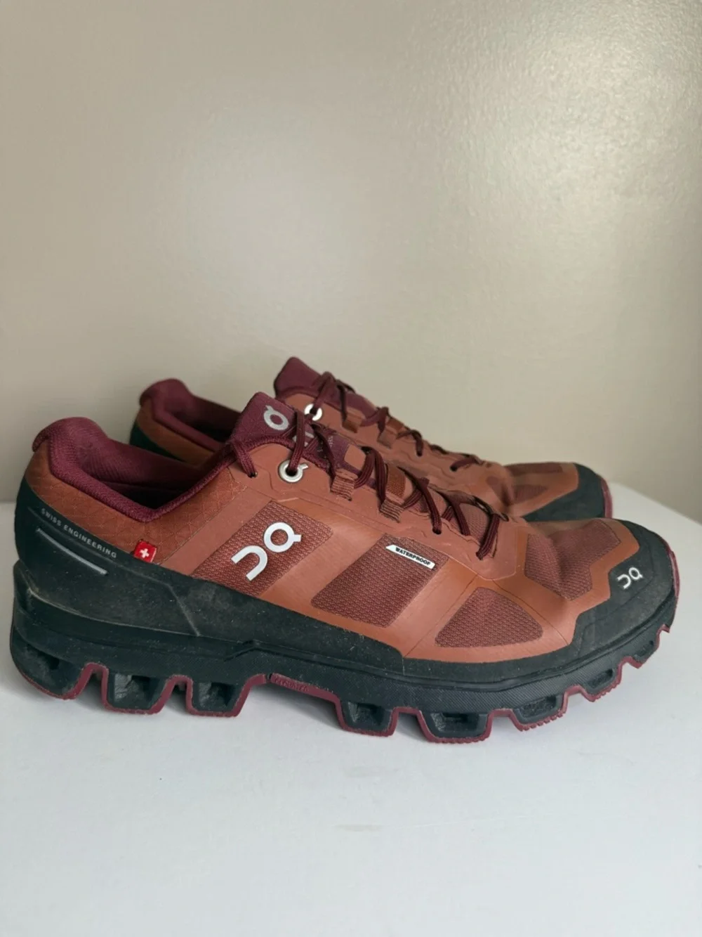 On Women's Cloudventure Waterproof Trail Running Shoes Hazel/Mulberry 9.5 - Picture 1 of 13